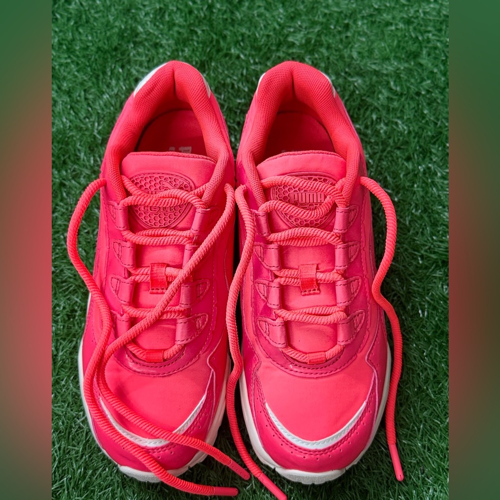 WOMENS PUMA Cell Stellar‎ Neon 'Pink Alert' 370949-01 Size 7.5